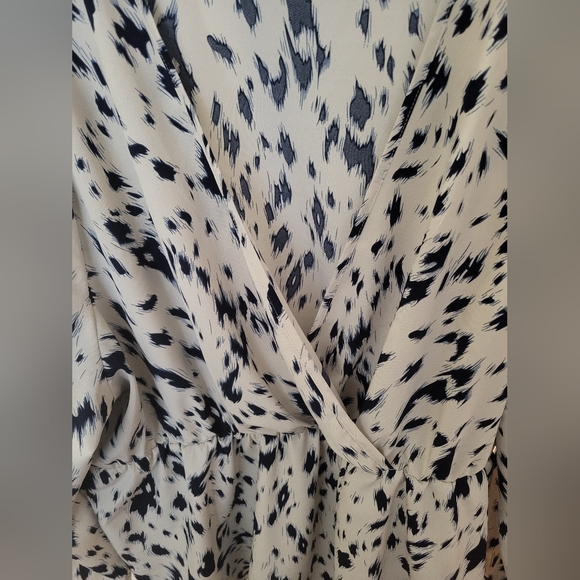 gorgeous plussize v neck blouse flattering - Picture 7 of 7